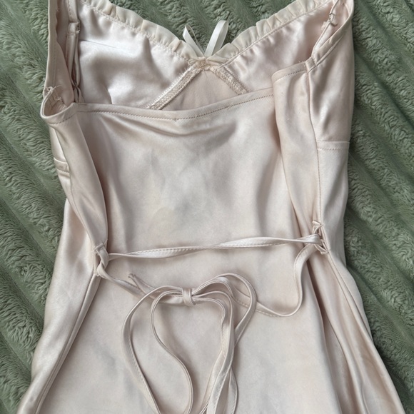 Motel Rocks Champagne Mini - Picture 2 of 5